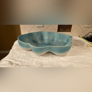 Gorgeous GLOBAL VIEWS Ceramic Decorative Centerpiece Bowl made in portugal